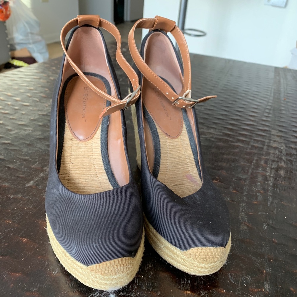 BCBG generation black espadrilles